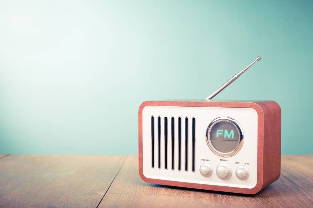 radio diffusant la station FIP